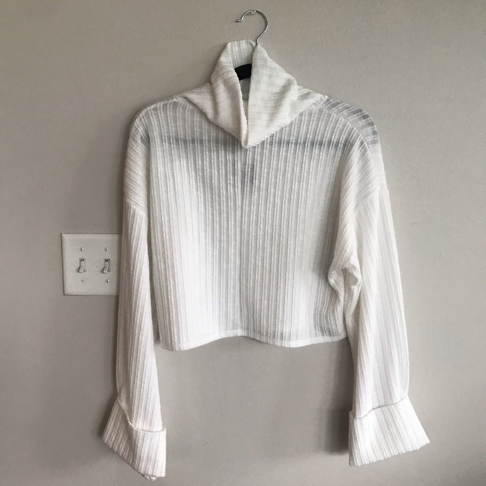 NWT White cropped turtleneck sweater